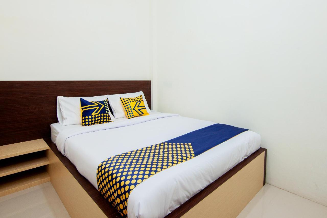 Oyo 2220 Pink'S Guest House Tarutung Esterno foto