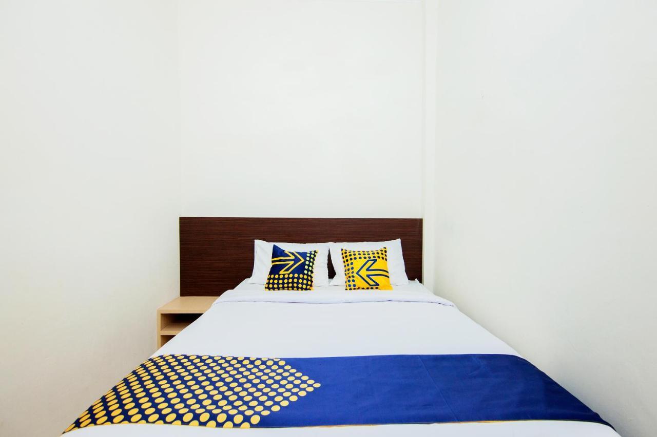 Oyo 2220 Pink'S Guest House Tarutung Esterno foto